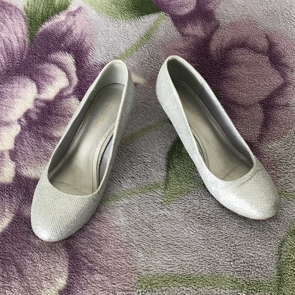 Dream Paris Round Toe Low Heel Pumps - Picture 7 of 12